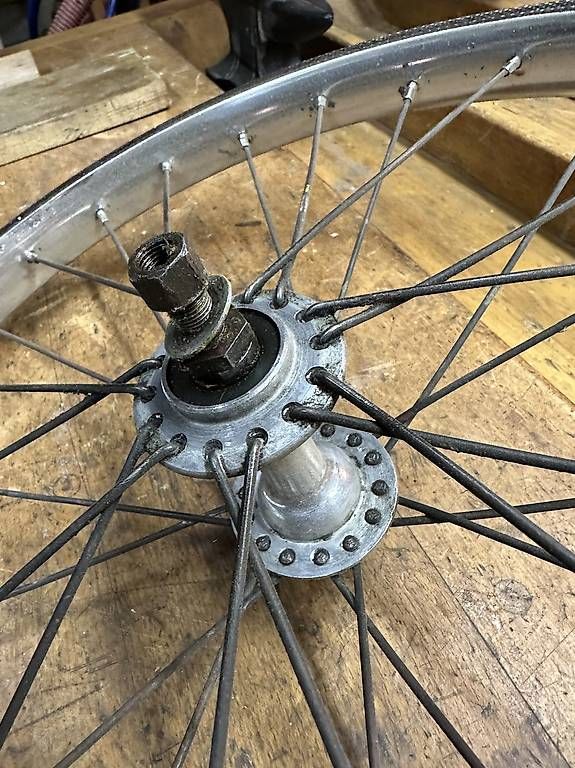 Mofas: Vorderrad zu Velosolex 5000, defekt – Gebraucht aus Münchenstein von Vorsorge 1