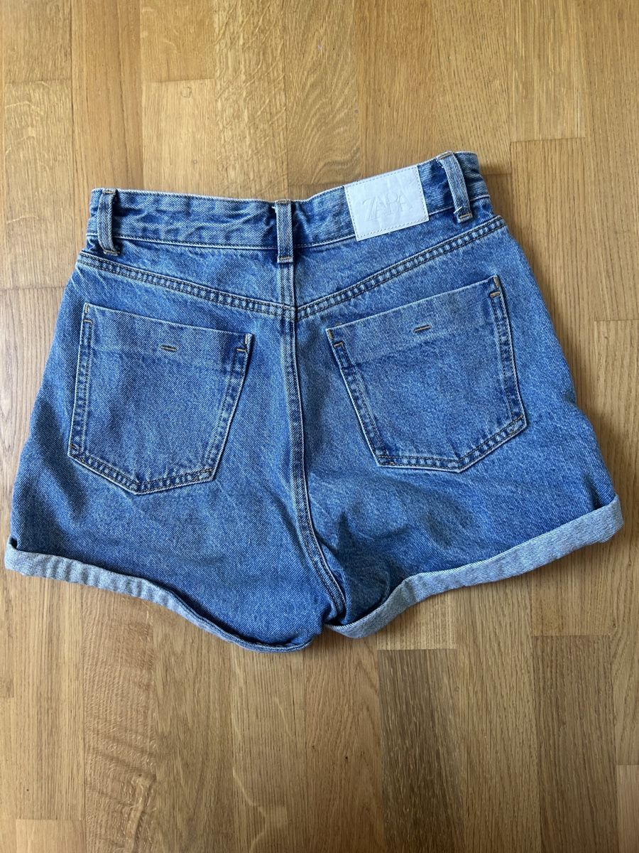Zara Pantaloni: Zara kurze Jeanshose – Nuovo (secondo la descrizione) da Zürich venduto da sera_33 1