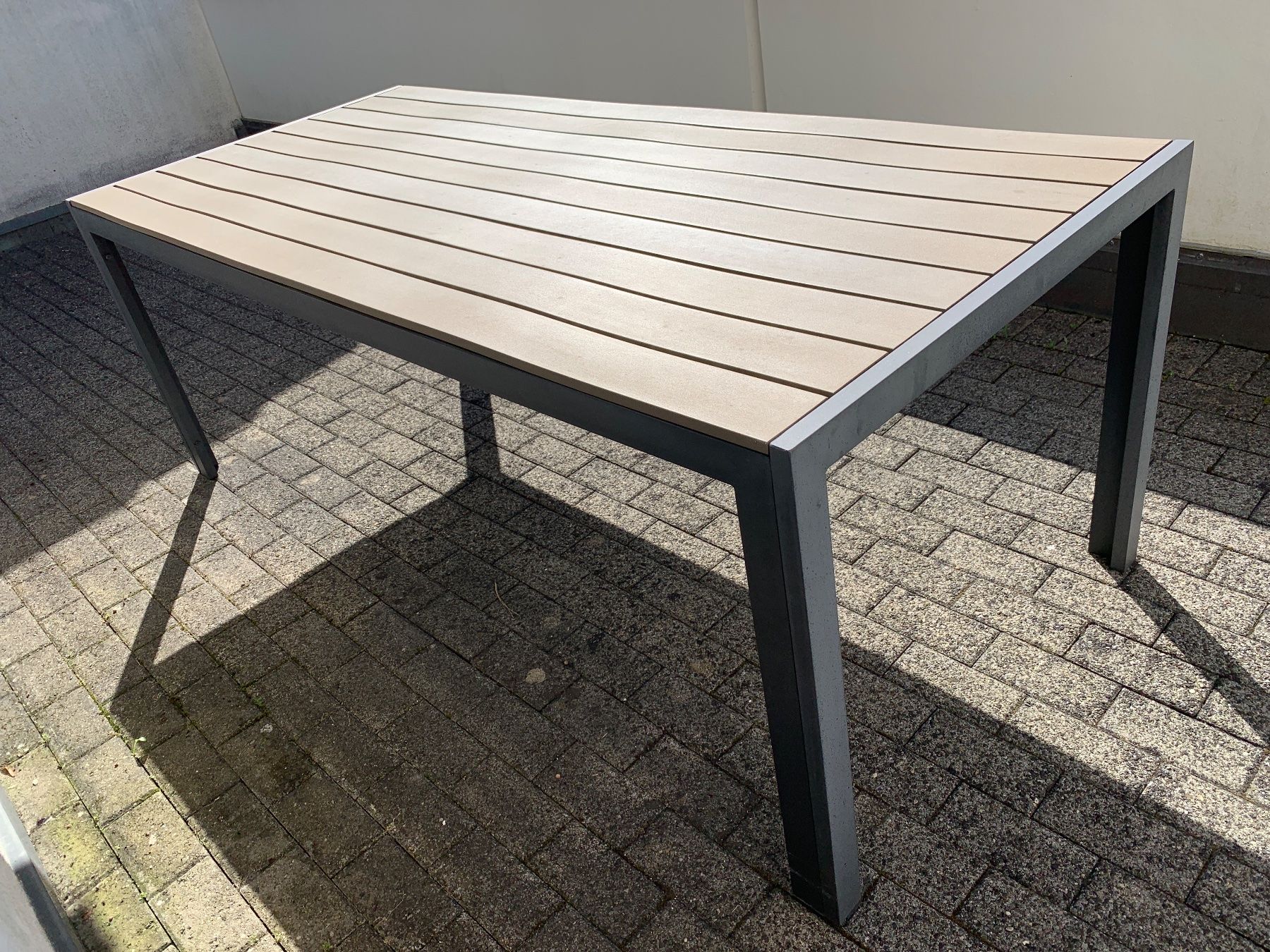 Gartentisch, gebraucht (Gebraucht) in Baar für CHF 21 – nur Abholung auf Ricardo kaufen