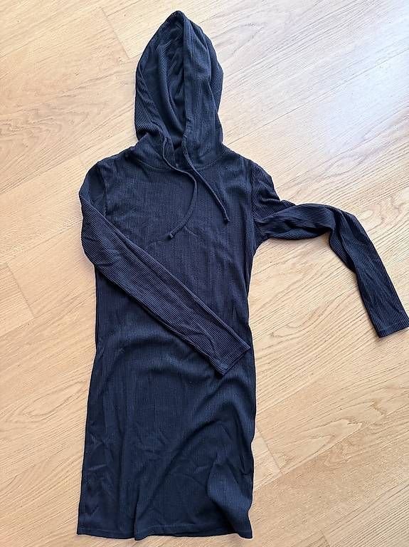 Maglioni & Felpe: schwarzer Pullover mit Kaputze – Usato da Glarus venduto da mgi0811 1