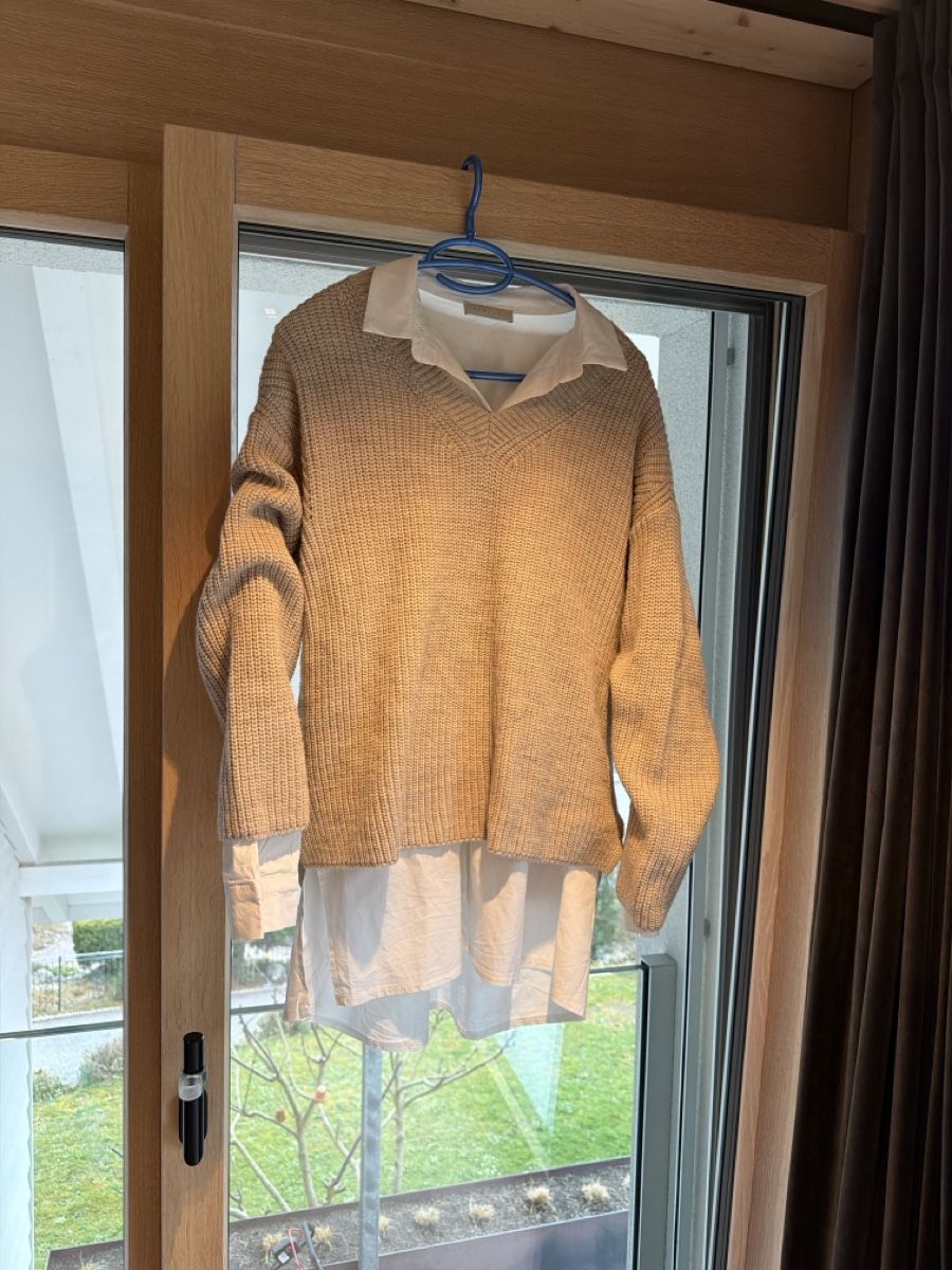 Lotti di vestiti: cooles Set Pullover mit Bluse Gr. M/L – Usato da Oftringen venduto da LikeiT