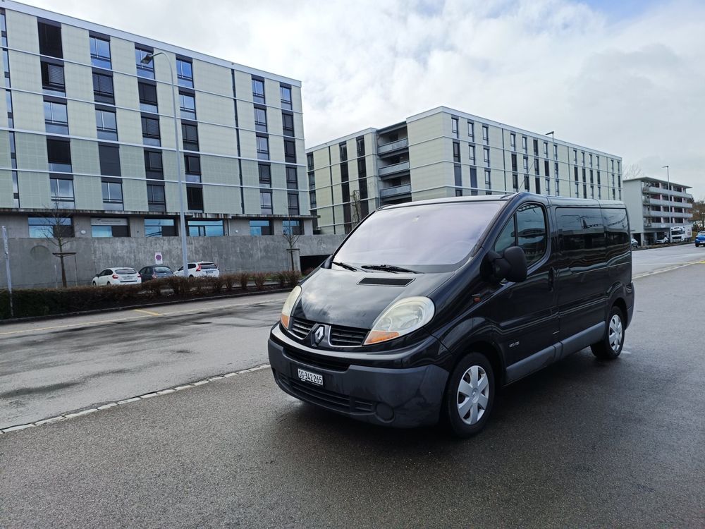 Renault Trafic 2.0 dCi (9Plätzer)