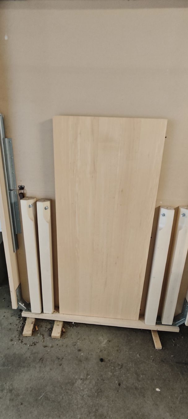 Tavoli: Sehr robuster Holztisch – Usato da Bäch SZ venduto da Rodondi 2
