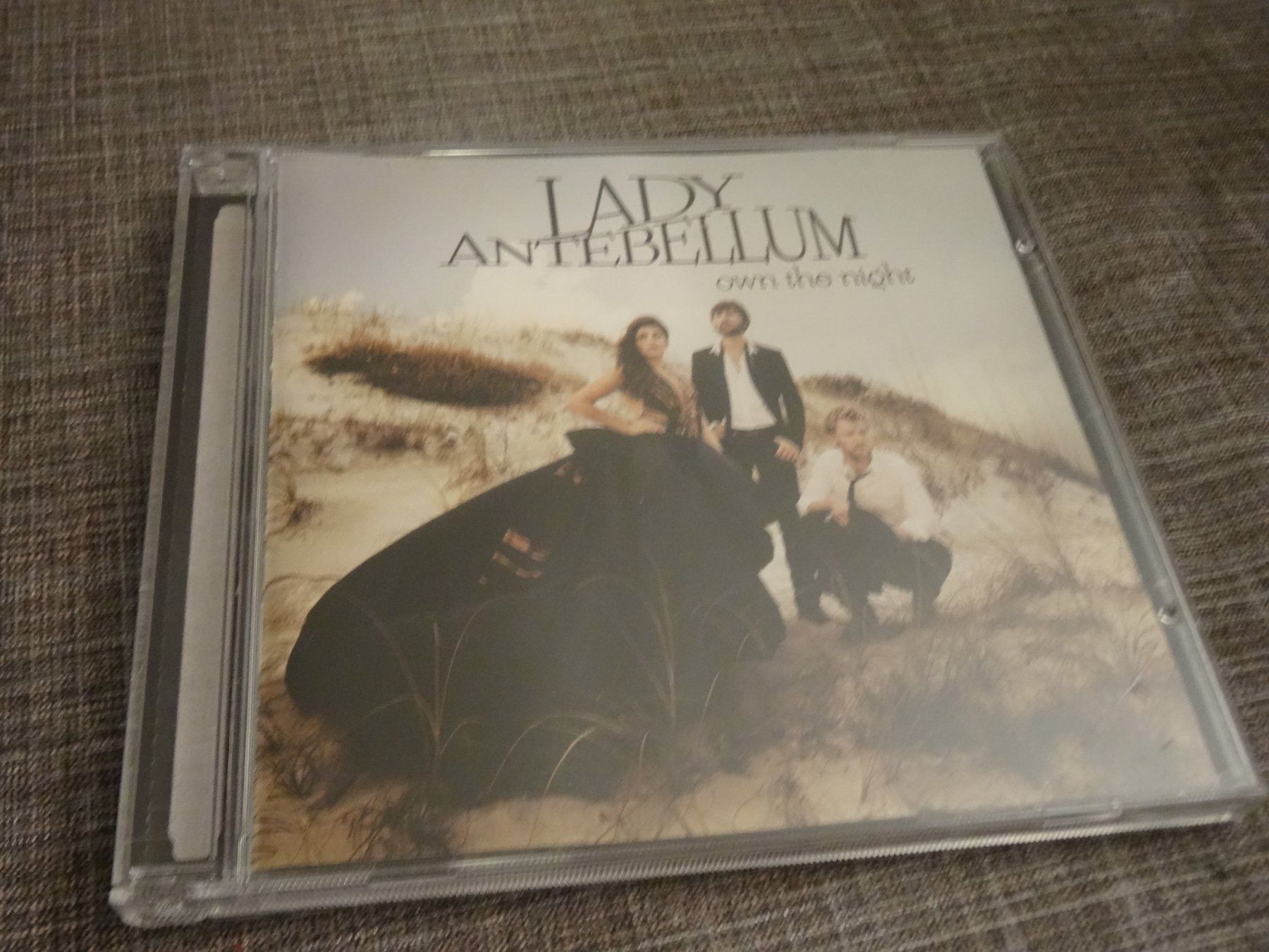 CD: Lady Antebellum - Own the Night CD - – Usato da Olten venduto da Disc-Ausverkauf
