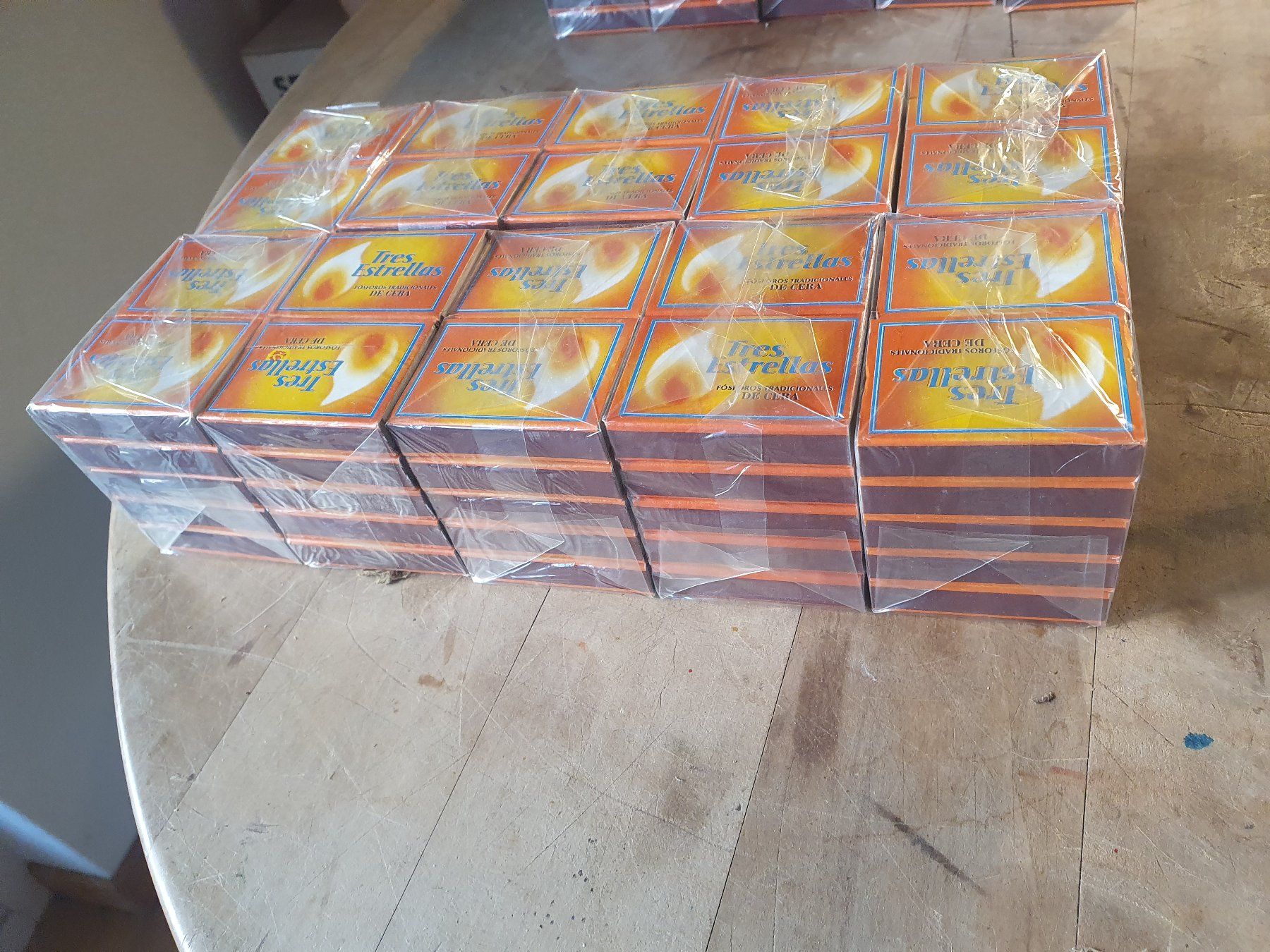 Feuerzeuge: 100 Pack Streichhölzer Tres Estrellas – Gebraucht aus Zürich von loosebone 1