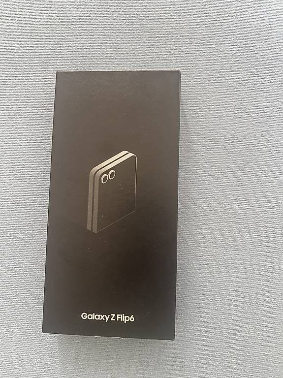 Telefoni cellulari / Smartphones: Samsung Galaxy Z Flip 6 – Usato da Morschach venduto da jer_j7gw
