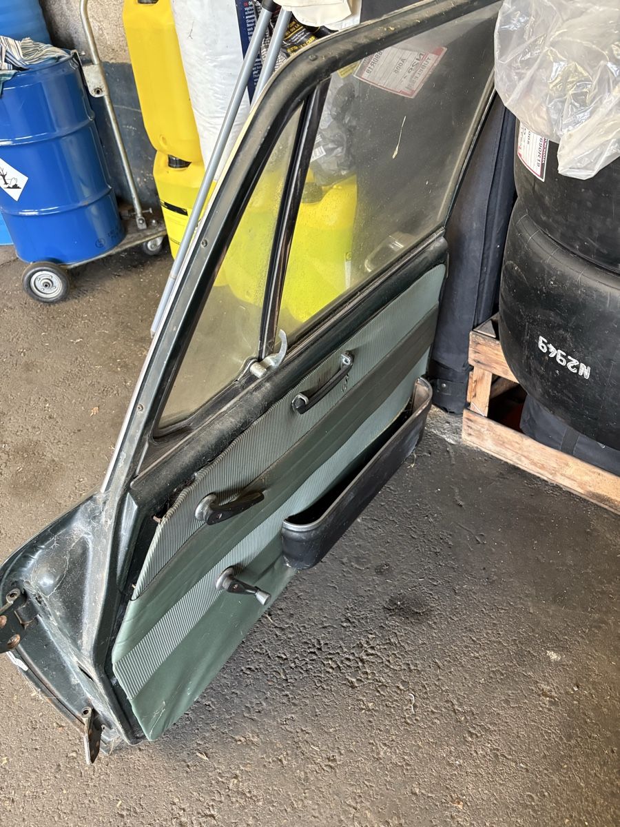 Tutti pezzi di ricambio auto: Portes complètes Austin, MG, ADO16 – Usato da Montmollin venduto da Adr_gret12 1