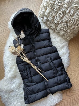 Schwarze Mädchenweste mit Kapuze, Gr. 134/140 *NEU