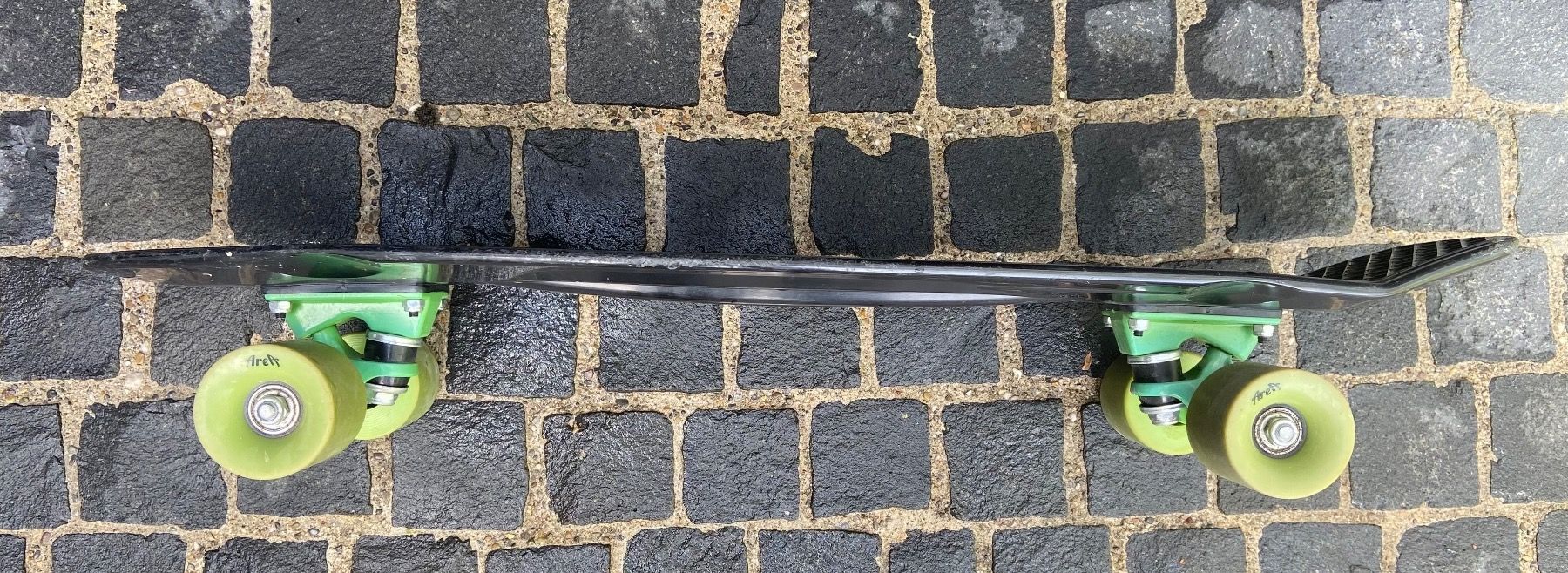 Skateboards: Neuwertiges Skateboard / Rollbrett schwarz – Gebraucht aus Kleinandelfingen von linssandra 1