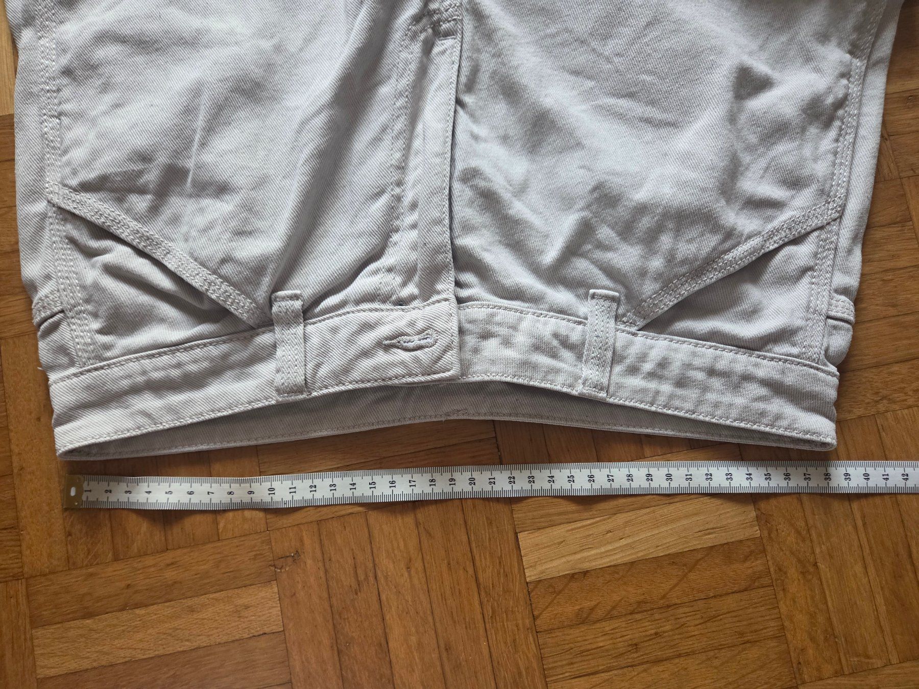 H&M Pantaloni: 3 Cargo-Hosen Gr. 38, 1x neu – Usato da Basel venduto da grandfamily 4