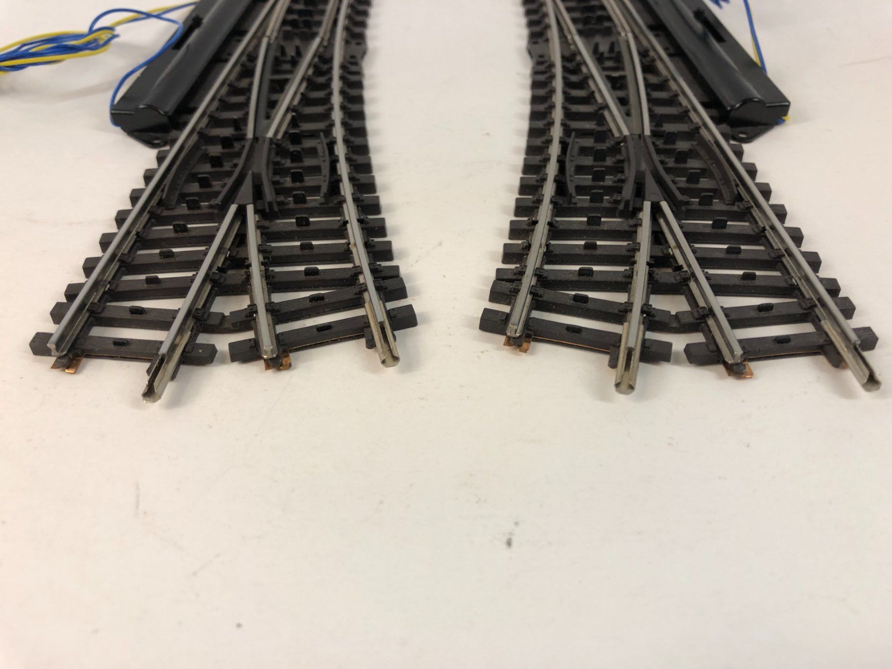 Märklin Modellini di ferrovie: Märklin H0 K-Gleis 2261 Elektromagnetisches Weichenpaar – Usato da Rodersdorf venduto da Joerg11 5