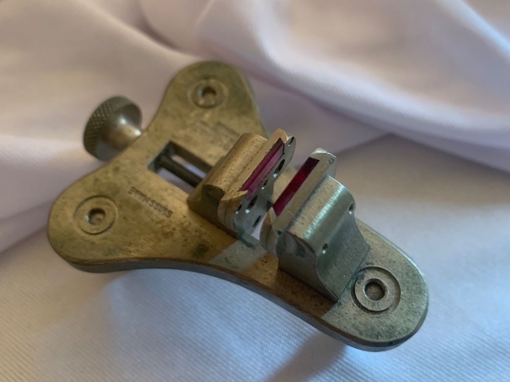 Équilibre aux balanciers Guenat - outillage horloger vintage | Kaufen ...