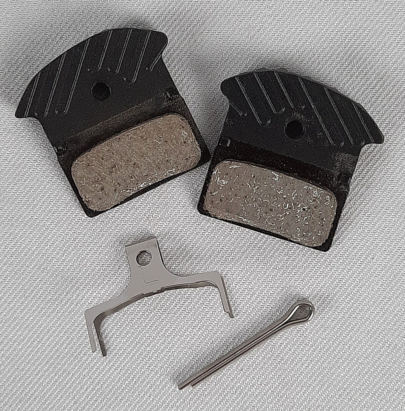 Shimano Pezzi di ricambio: SHIMANO Disc Brake Pads – Nuovo (secondo la descrizione) da Beinwil am See venduto da Restwert_Beinwil 1