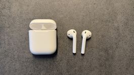 Apple AirPods Kopfhörer mit Ladecase weiss 2. Generation