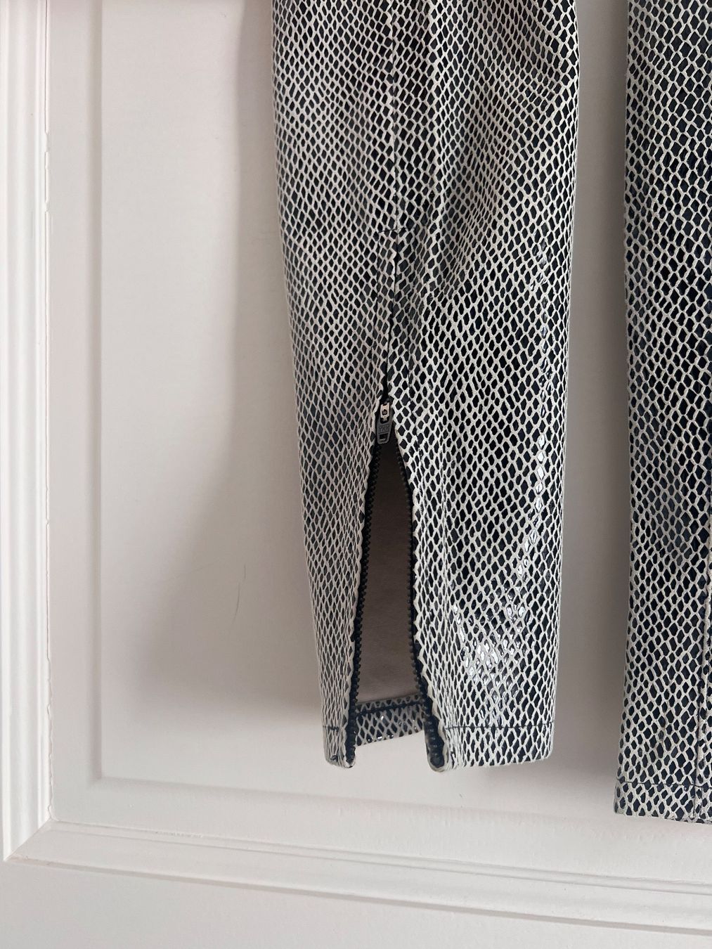 Jeans: J Brand Python Like Jeans – Usato da Corsier-sur-Vevey venduto da Kristina.Nova 2