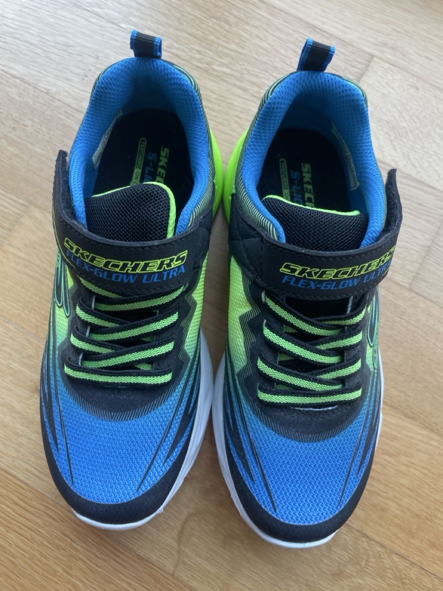Skechers Scarpe da uomo: Skechers Sneakers Gr 33  – Usato da Uster venduto da lukas333