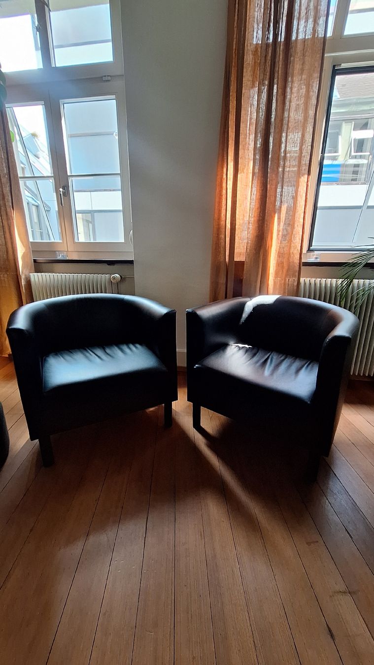 Ikea Sessel: 2 IKEA CADR Sessel schwarz in Lederoptik – Gebraucht aus Basel von Nathania 1