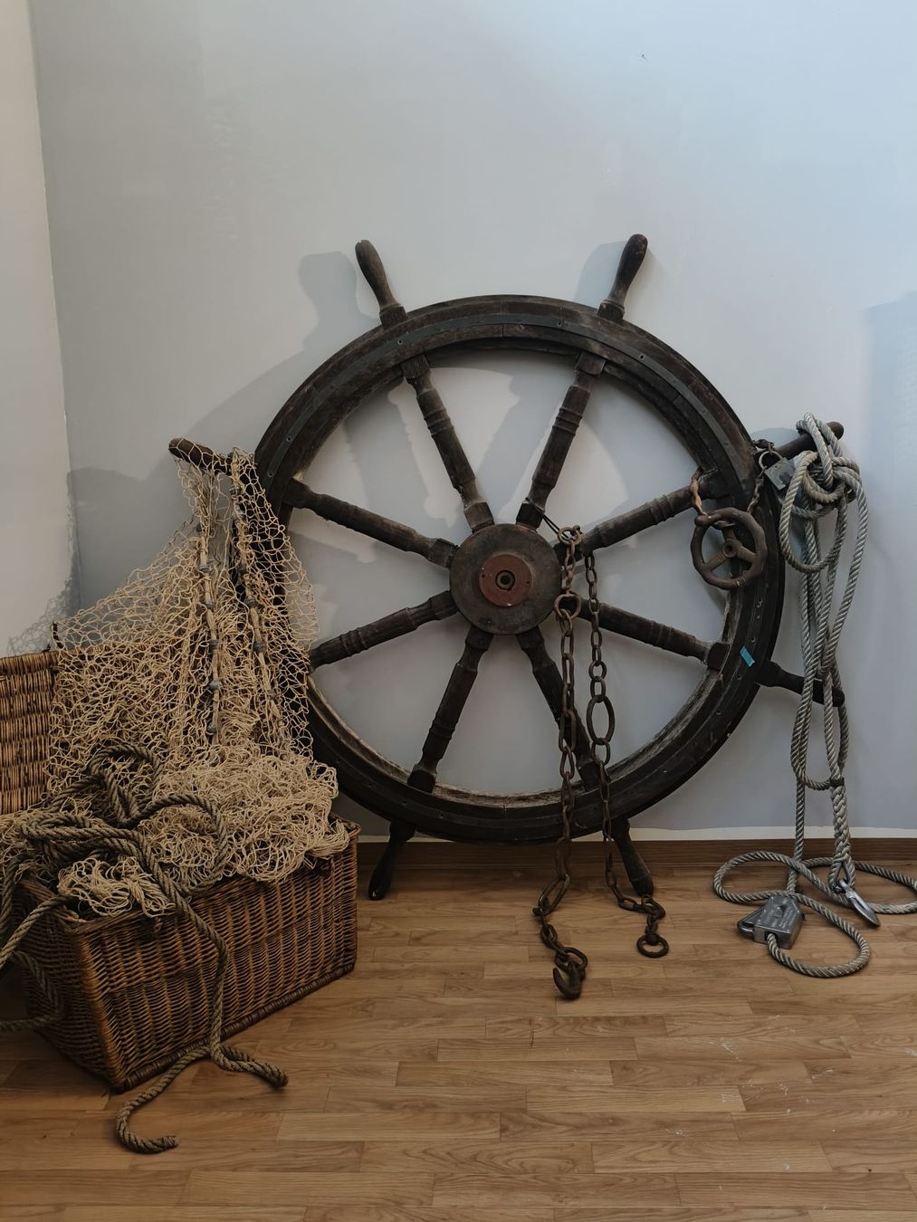 Tutte le decorazioni: Antikes Schiffssteuerrad – Usato da Zwingen venduto da inf_2blh 4