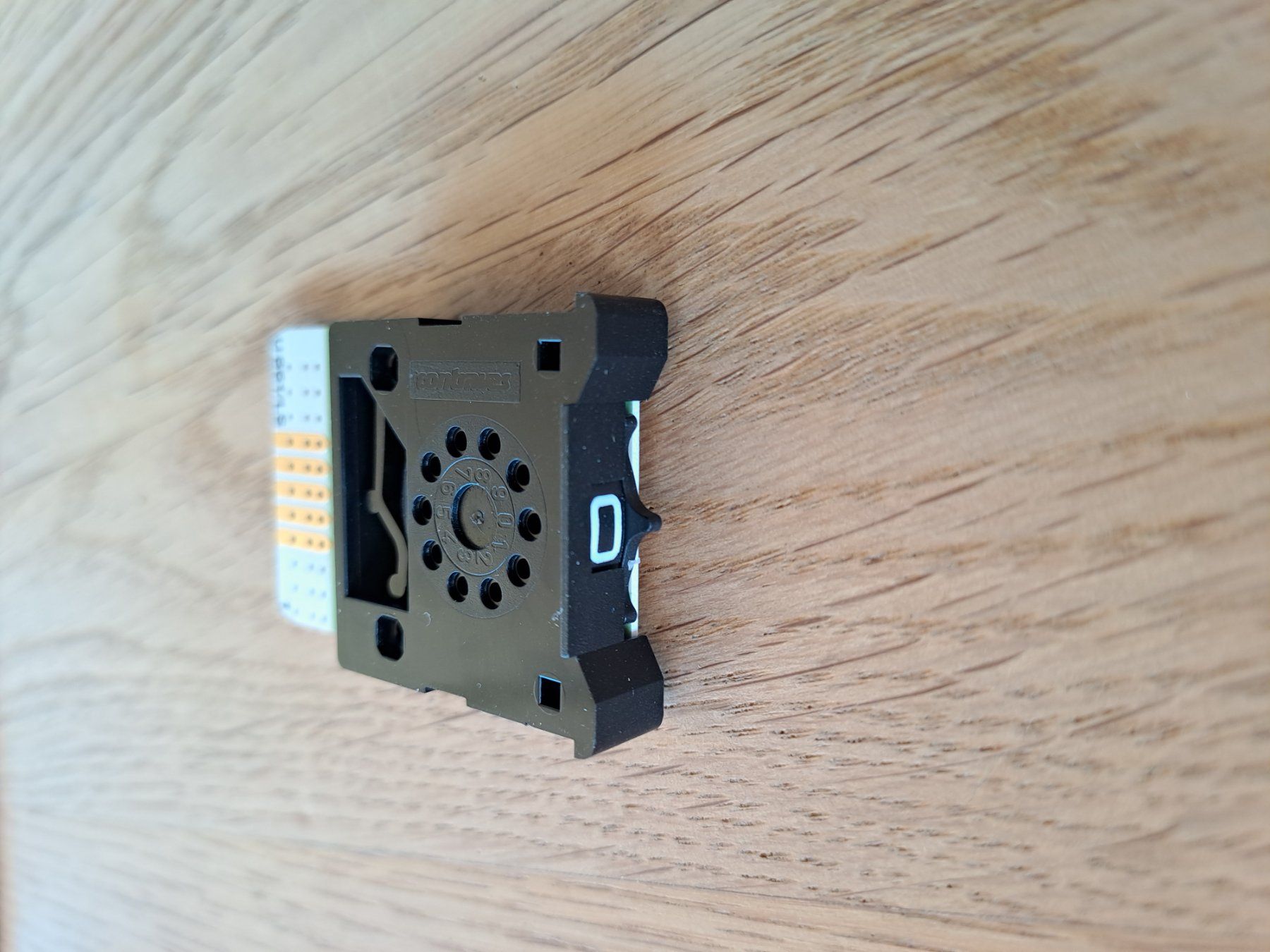 Componenti elettronici: Multiswitch (Dezimal zu BCD) – Usato da Rieden SG venduto da Mpfenni 1
