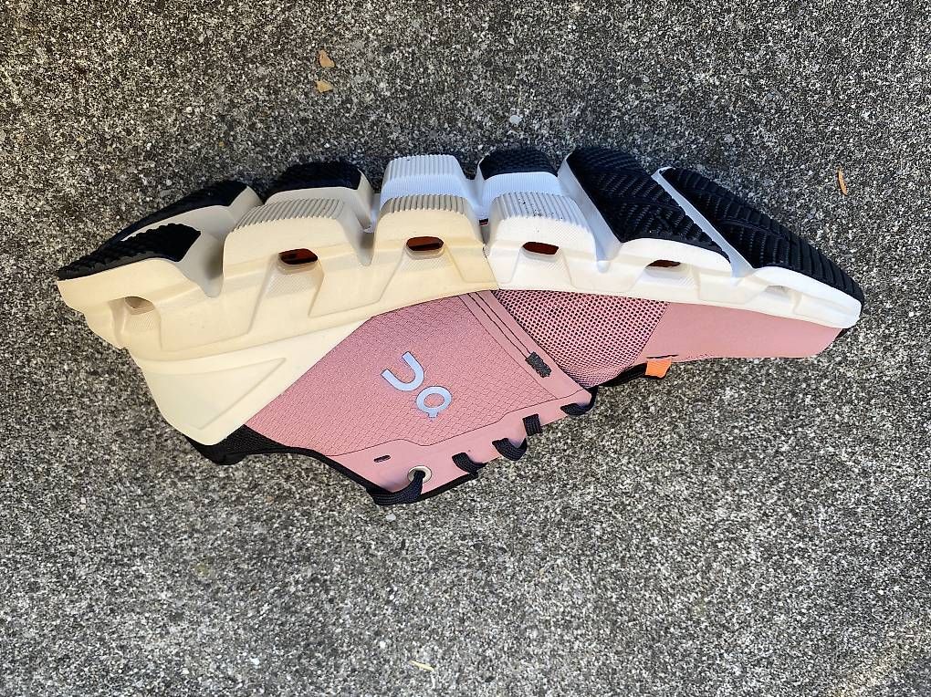 Chaussures femmes: ON Cloudflyer 4 – Neuf avec emballage d'origine à Biel/Bienne par ina_5tkr 1
