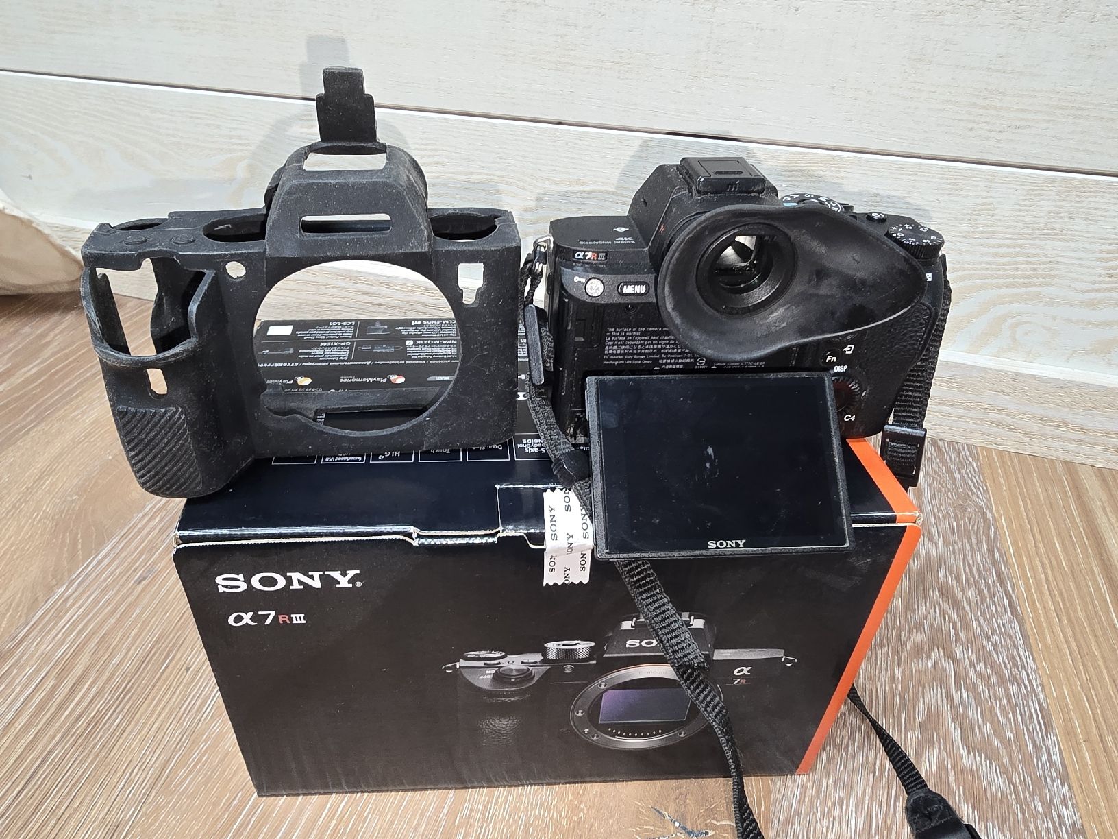 Sony Fotocamera: Magnifique Sony A7R3 – Usato da Cartigny venduto da campingping 6