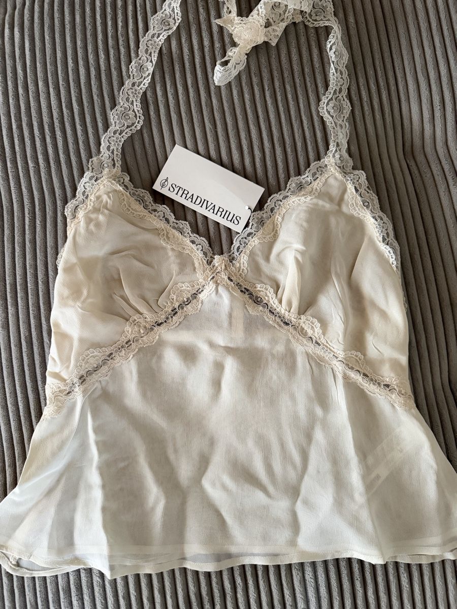 Stradivarius Top: neuwertiges Top Grösse M von Stradivarius – Nuovo e nell'imballaggio originale da Recherswil venduto da luca_v