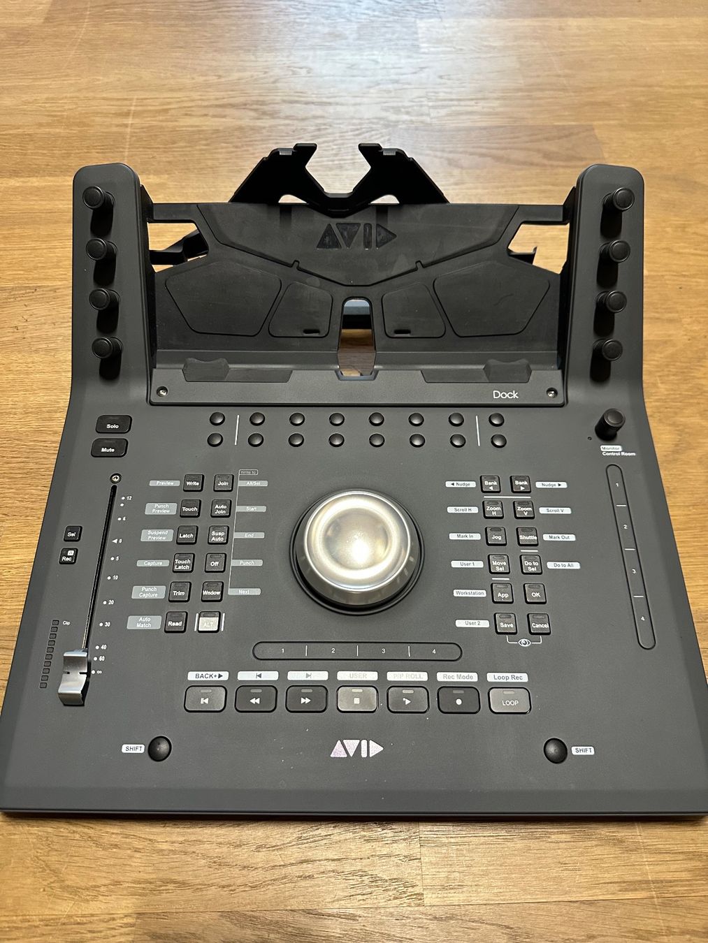 Sistema di controllo: Avid Dock – Usato da Fläsch venduto da mat_m7kj