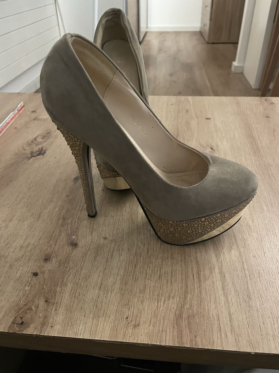 Scarpe da donna: Scarpe Diamantique estive scamosciate 38 – Usato da Dietwil venduto da pao_q5hy 5