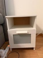 Nachttisch (IKEA Brimnes)