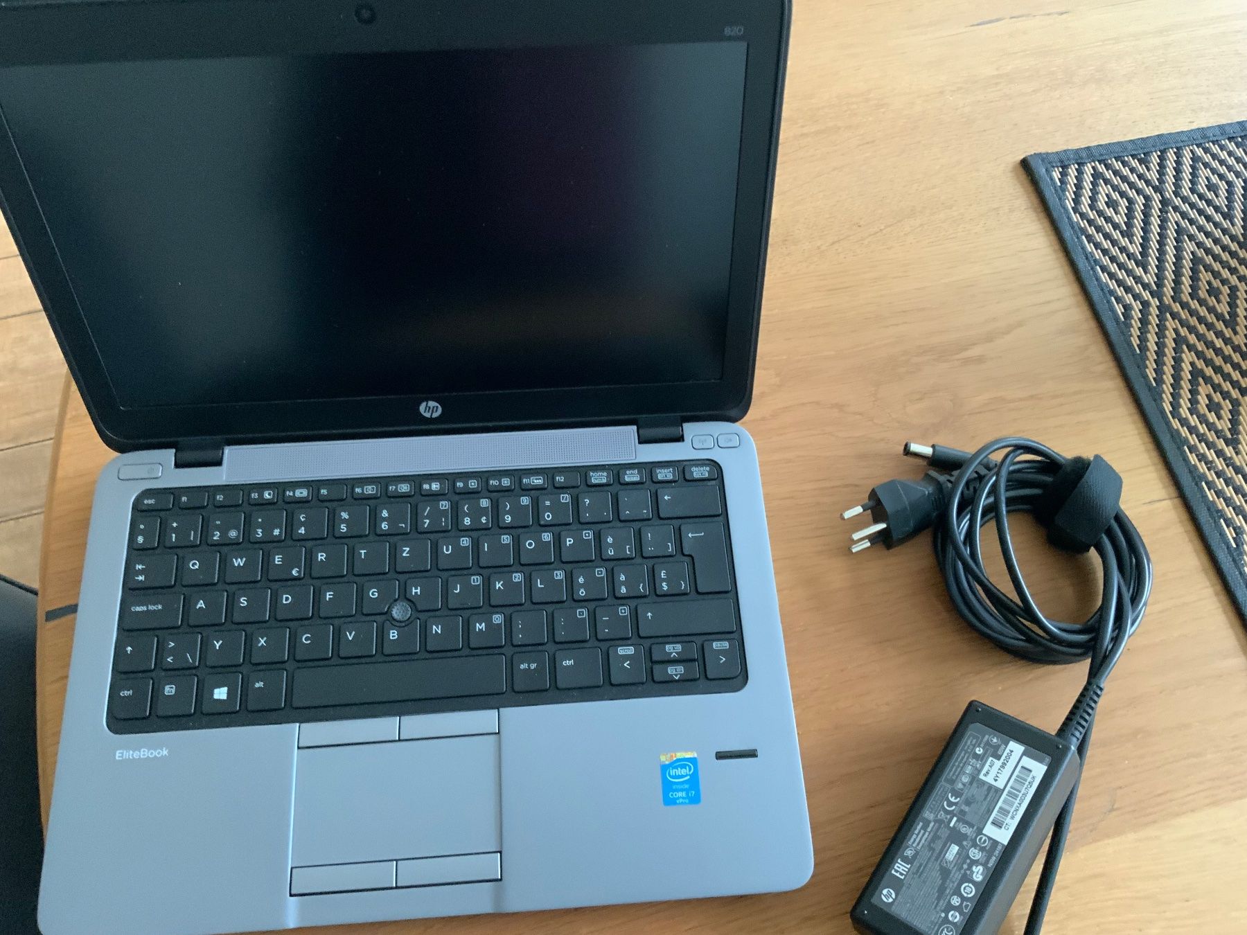 Hewlett Packard Notebooks: HP EliteBook 820 I7 – Gebraucht aus Richterswil von Dlupus 1