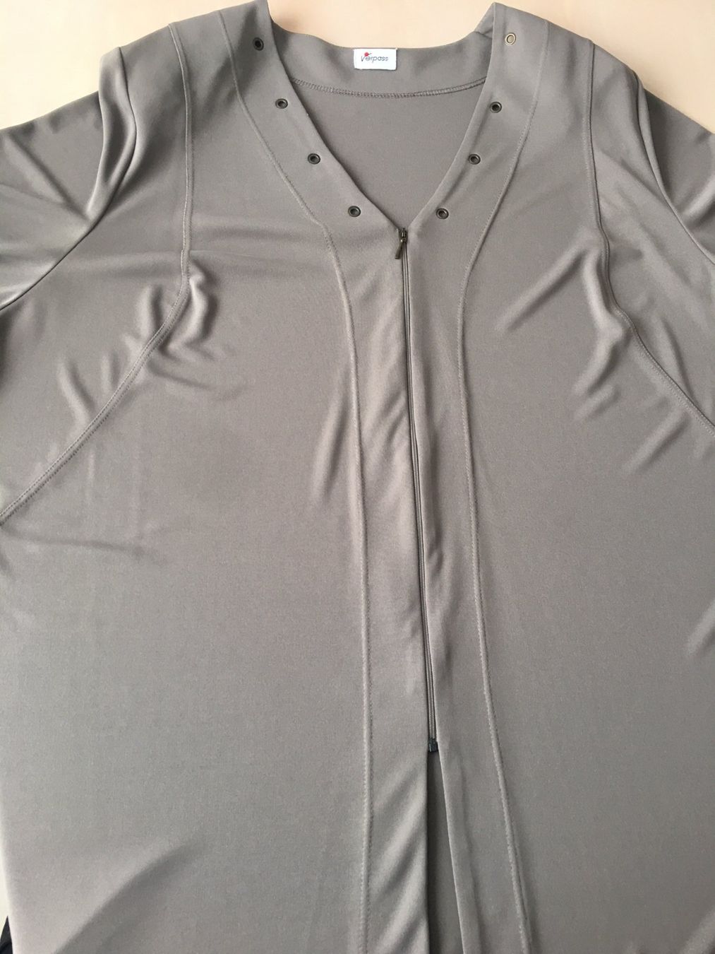 Giacche: Jacke Gr. 52, Jersey, Farbe taupe – Usato da Russikon venduto da Pebblybeach 1