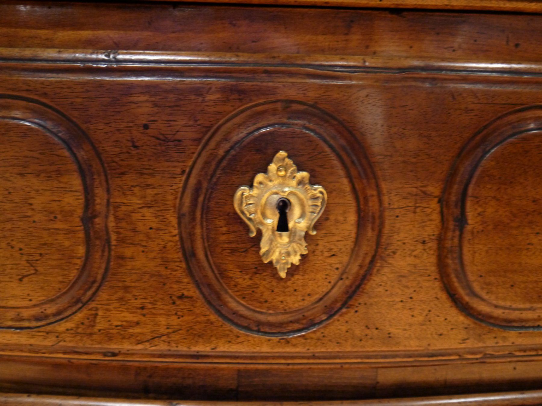Cassettiere: Antike Louis XV Kommode – Usato da Marnand venduto da MrBozzol 4