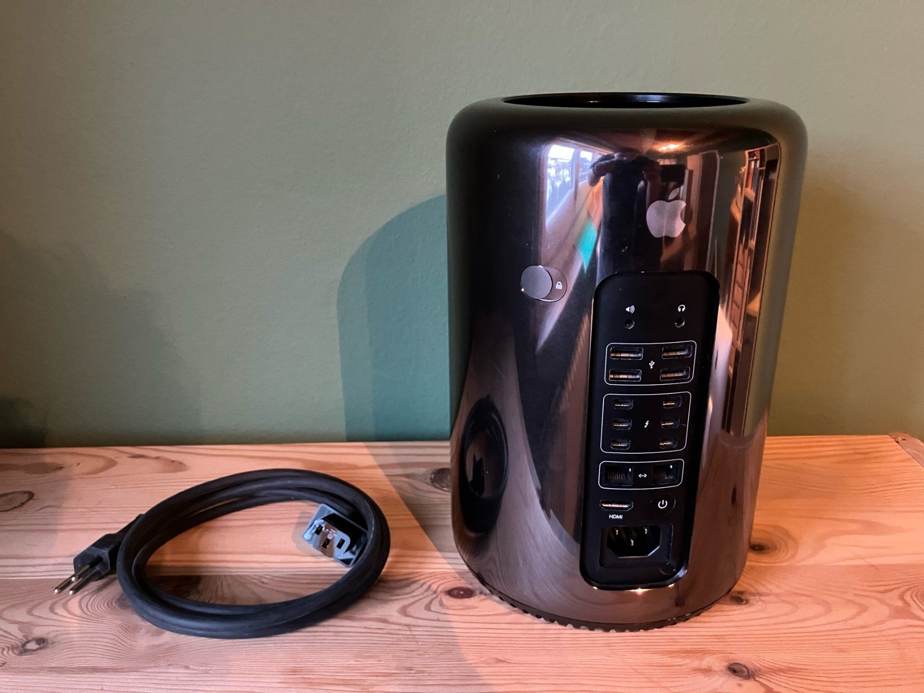 Apple PC: Mac Pro (Late 2013) – Usato da Luzern venduto da severin_sch