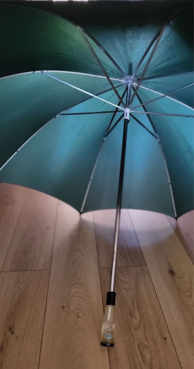 Ombrelli: Ancien parapluie Perrier xxl – Usato da Bursinel venduto da SeveralLives 3