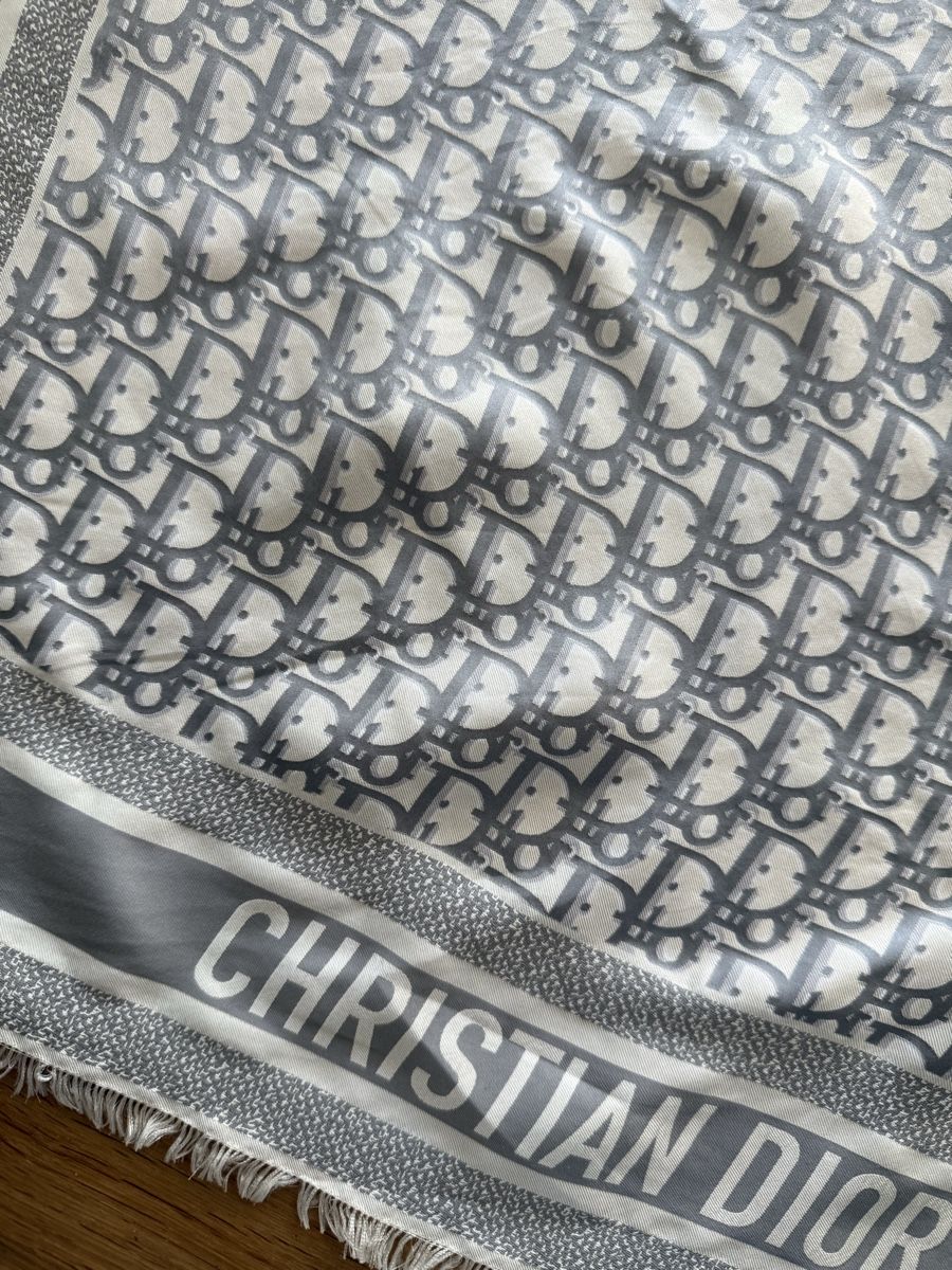 Dior Foulard & Sciarpe: Dior Oblique Diortwin 70 Square Seidentuch – Usato da Neuenhof venduto da ema_yl96 1