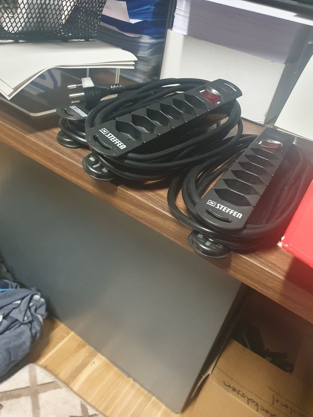 Spine: Steffen Steba Variabl Magnet 6xT13 Typ12 3m Steckdosenleiste – Nuovo (secondo la descrizione) da Zürich venduto da eymen20 3