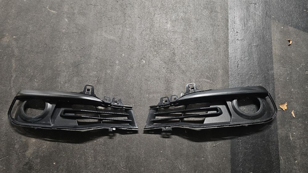 BMW Tutti pezzi di ricambio auto: BMW Luxery line Nebelscheinwerfer Abdeckung f30 f31 – Usato da Rheinfelden venduto da Moeoep