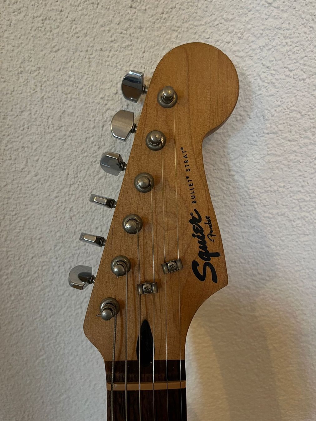 Squier Musikinstrumente: E-Gitarre Squier Bullet Strat Rot – Gebraucht aus Nassenwil von SShao 2