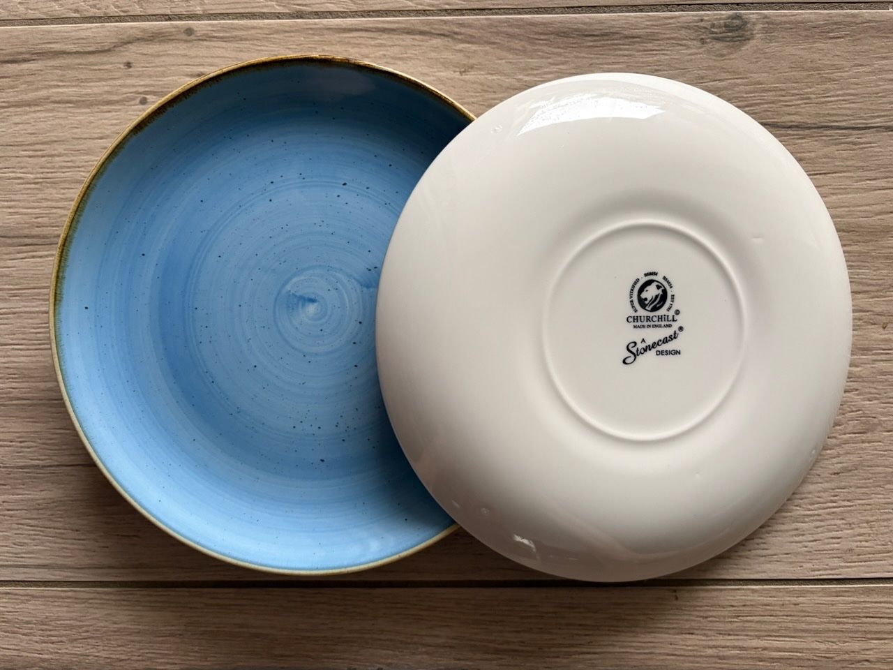 Piatti: Churchill Stonecast Cornflower Blue Teller flach – Usato da Forch venduto da Schmaegifaetz 1