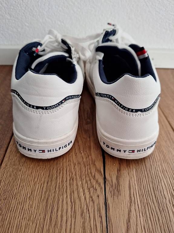 Damenschuhe: Tommy Hilfiger Sneaker, Gr. 38 – Gebraucht aus Neftenbach von Sugar50 1