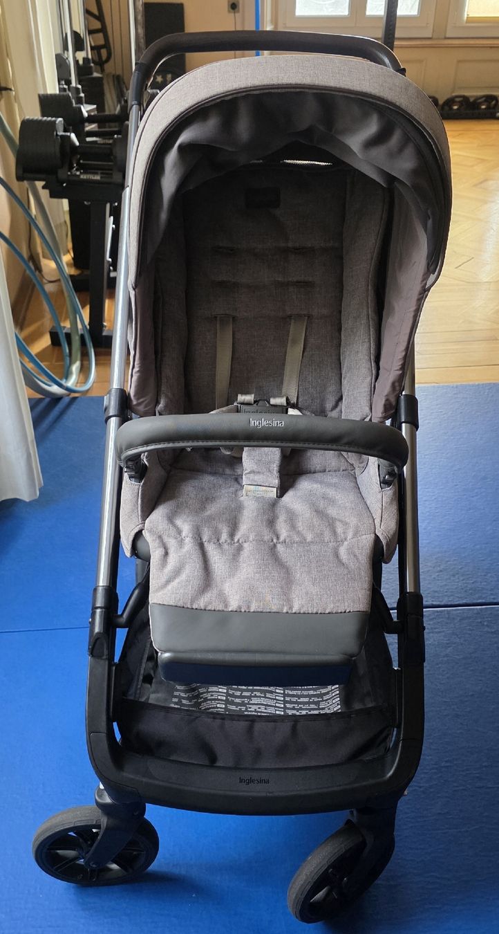 Inglesina Carrozzine: Poussette Inglesina Aptica+ Accessoires – Usato da Le Locle venduto da Maria.222 1