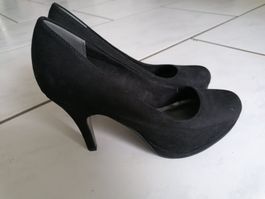 Schwarze High Heels  von Tamaris, Gr. 37, Wildlederoptik