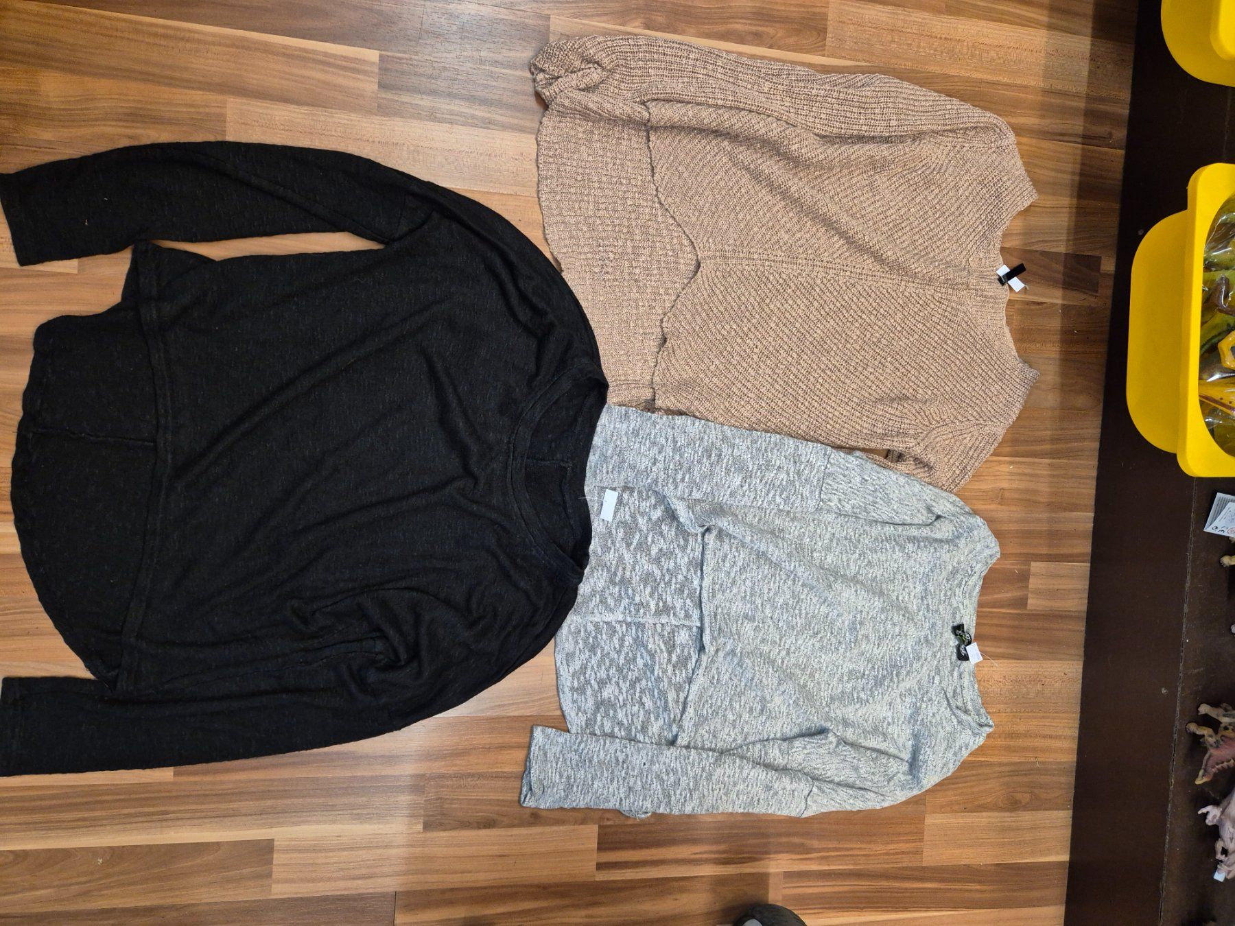 Maglioni & Felpe: 3er Set Damen Pullover, Gr. M, B15 – Usato da Schwarzenburg venduto da Flamingo07