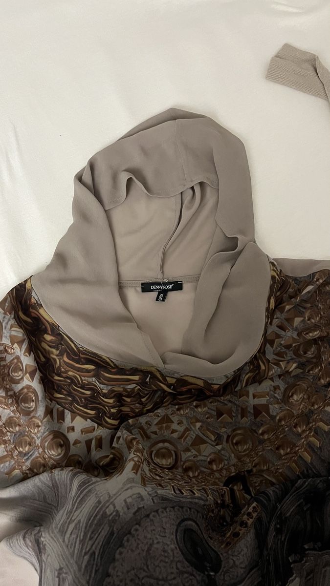Camicette: Denny Rose Bluse mit Kapuze Grösse XS/S, – Usato da Kirchberg SG venduto da lar_8mw6 1