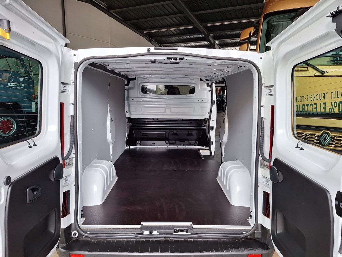 Renault Tutti i ricambio: Bodenplatte Renault Trafic L1 – Nuovo e nell'imballaggio originale da Einsiedeln venduto da Shkurte_K