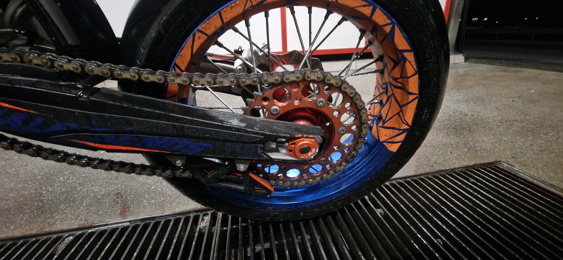KTM Strasse: KTM EXC 300 TPI Six days 2019 – Gebraucht aus Salgesch von kad_522j 4