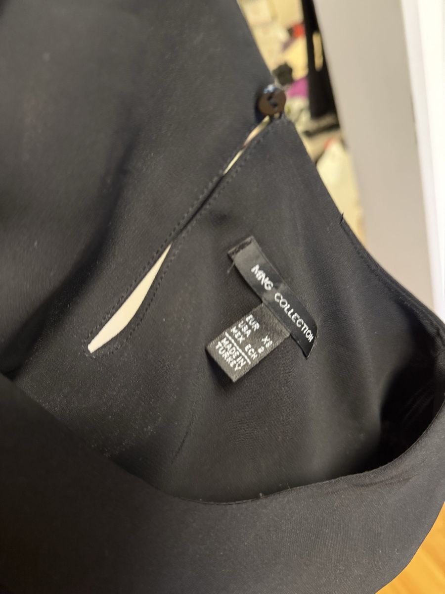 Mango Tops: Blouse noire élégante Mango Collection, taille XS – Neu (gemäss Beschreibung) aus Les Avanchets von NR07 2