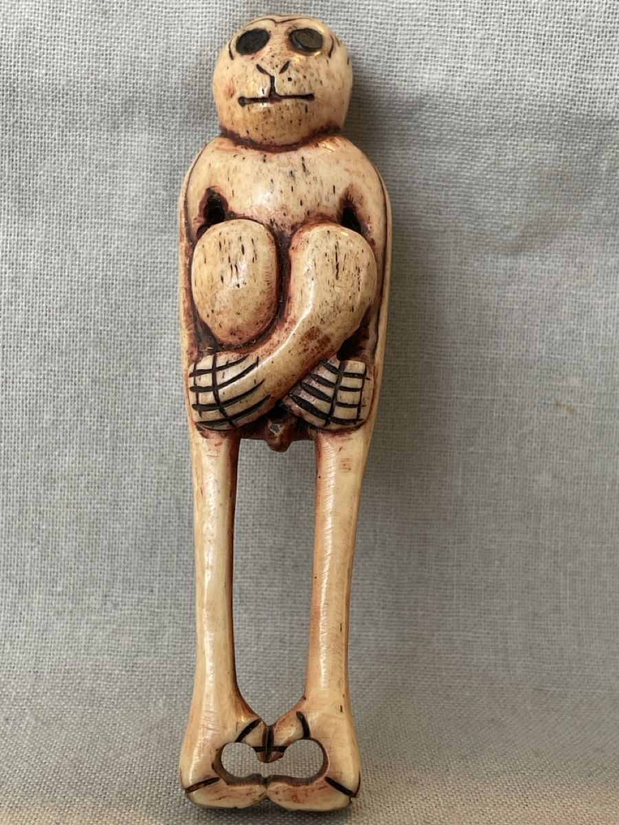 Statuette: Netsuke, Affe mit überlangen Armen – Usato da Embrach venduto da Gauvain1