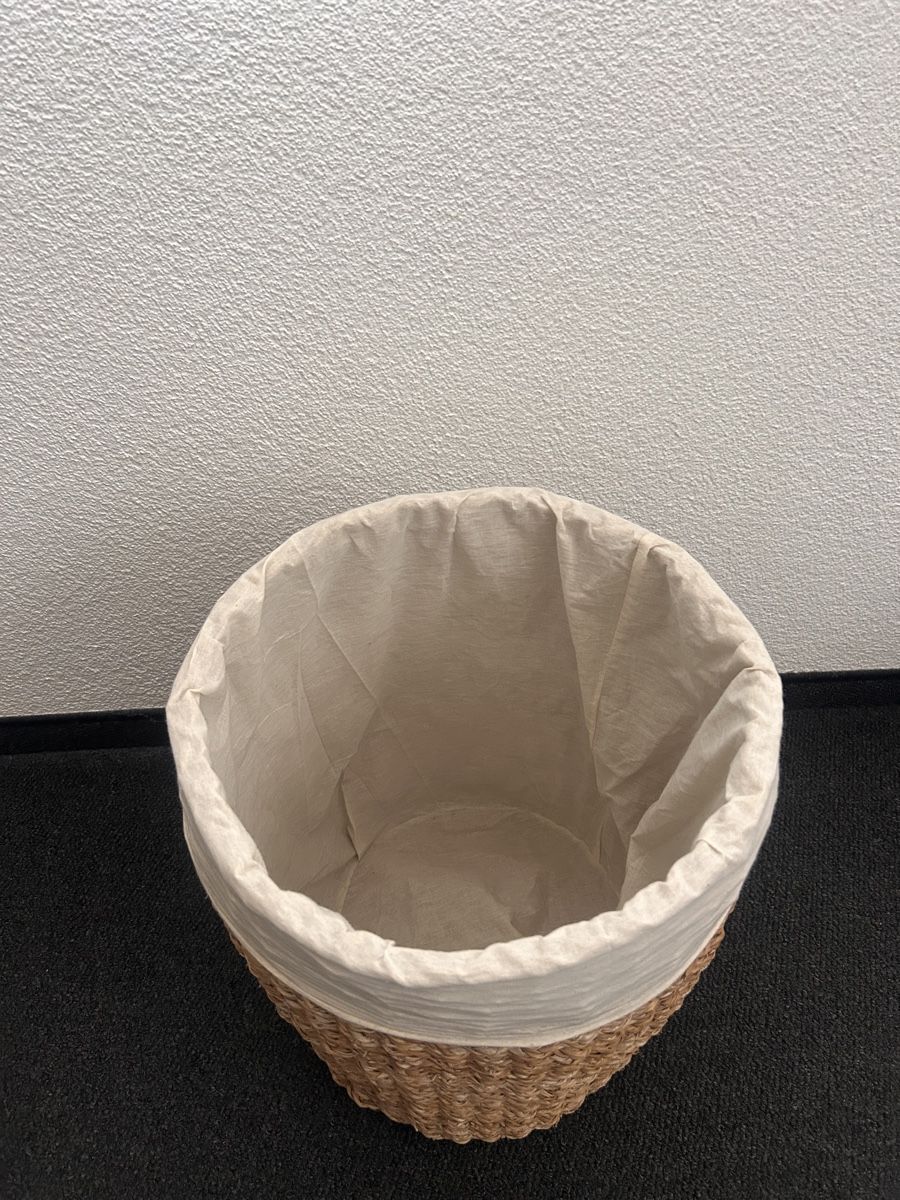 Paniers à linge: Wäschekorb – Neuf (Voir description) à Zuckenriet par Schoeme04 1