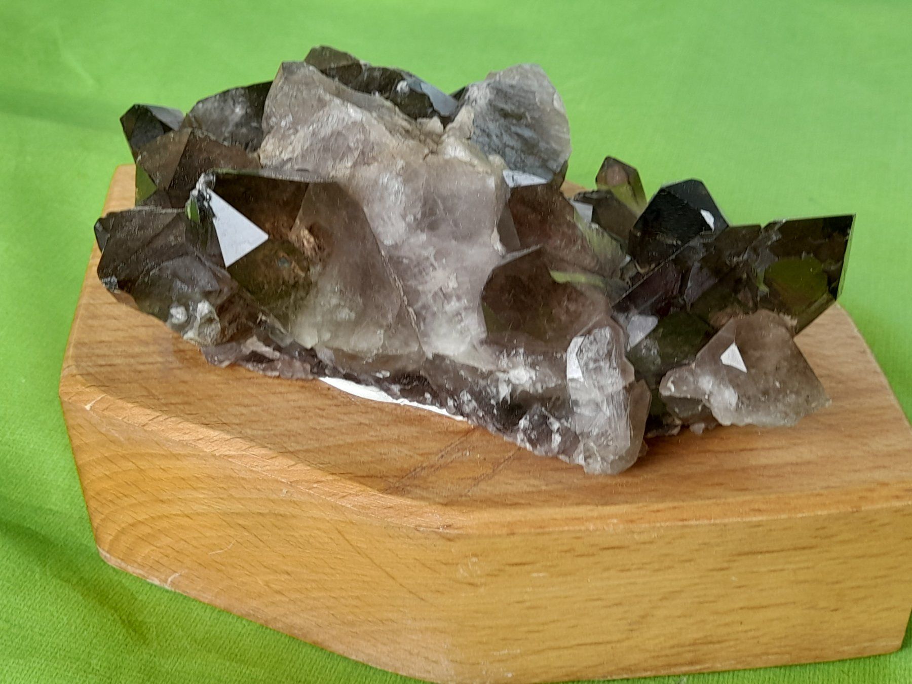 Minerali & Pietre curative: Rauchquarz-Stufe – Usato da Aeschi b.Spiez venduto da 52_wochen 3